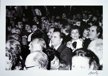 null François Mitterrand au concert de Dalida a L'Olympia 1977

tirage sur papier...