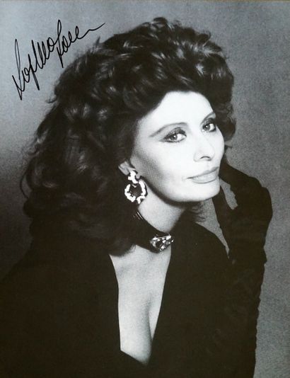 null Sophia Loren

tirage dédicacé a l'encre noire sur l'image par Sophia Loren,...