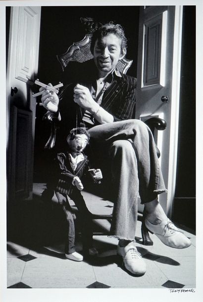 null Serge Gainsbourg marionnette 

tirage sur papier argentique, signé par l'auteur...