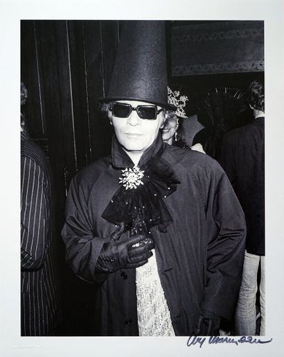 null Karl Lagerfeld

tirage sur papier Fujifilm, signé a l'encre noire sous l'image...