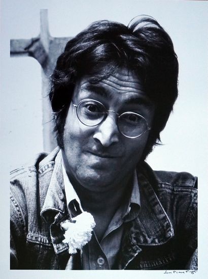 null John Lennon Cannes 1971

tirage sur papier Fujifilm, signé a l'encre noire sous...
