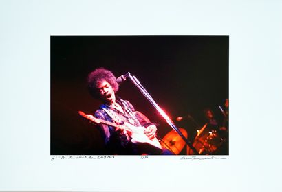 null Jimmy Hendrix 1968

tirage sur papier argentique , signé et numéroté 5/50 par...