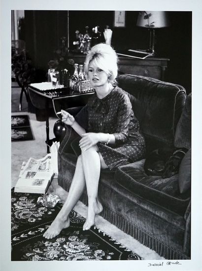 null Brigitte Bardot

tirage sur papier argentique, signé a l'encre noire sous l'image...
