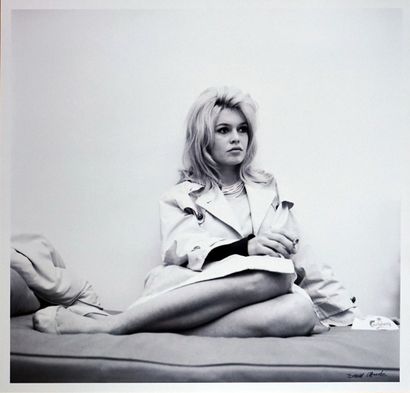 null Brigitte Bardot

tirage sur papier argentique, signé a l'encre noire sur l'image...