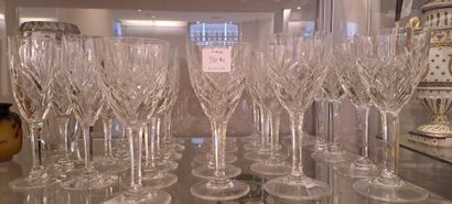 null SAINT-LOUIS
Partie de service de verres modèle "Chantilly" composé de onze verres...