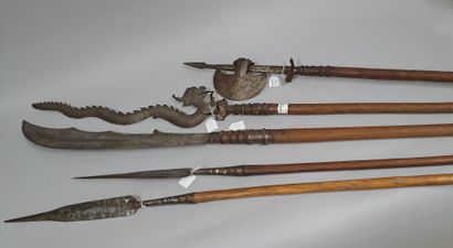 null INDOCHINA - Early 20th century
Set of five wooden ritual halberds, one ending...