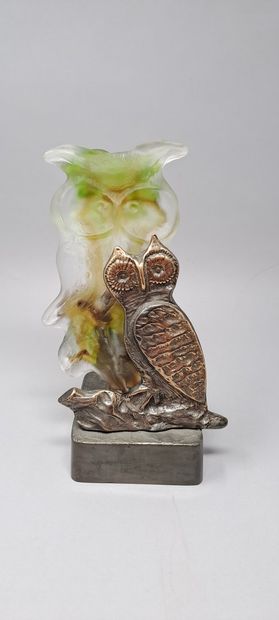null LOHE Yves (Born in 1947)
The 2 owls
Bronze, green, brown and white glass paste
Signed...