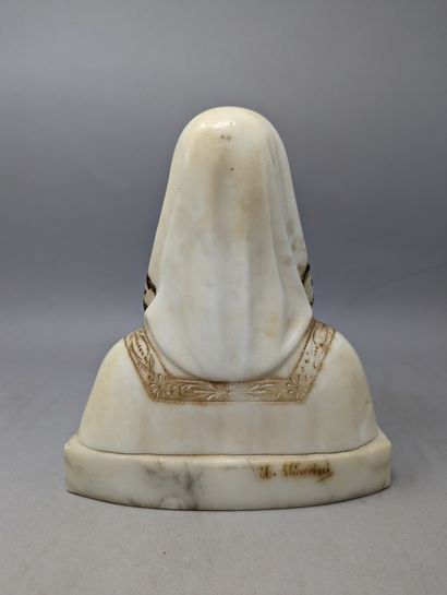 null STIACCINI Umberto (XIX-XX)
MATER PACIS, bust in alabaster, signed on the back....