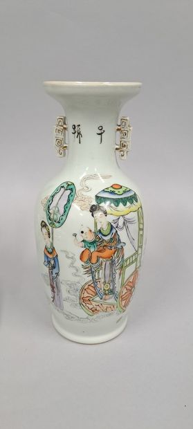 null Suite of two porcelain vases of baluster form decorated with female characters...