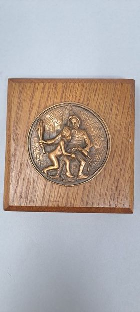 null CURIOSA
Réunion de deux plaques représentant des ébats :
- plaque en bronze...