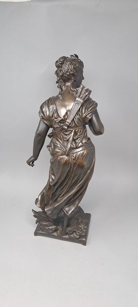 null MOREAU Mathurin (1822-1912)
Diane,
bronze, signé sur la terrasse. 
Ht. : 46.50...