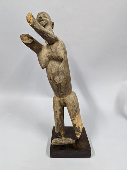 null Burkina Fasso 						
Grande statue lobi les bras sur le devant du corps, bras...