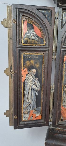 null Small triptych decorated with six enamel plates juxtaposed with grisaille and...