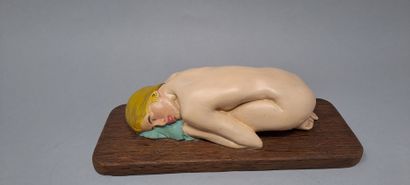null CURIOSA
Three modern groups in polychrome plaster on a wooden base:
- cunnilingus....