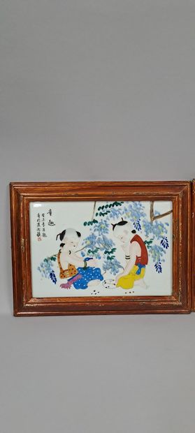null CHINA - Modern
Two rectangular plates in polychrome enamelled porcelain decorated...