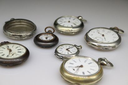 null Set of six pocket watches and a silver box (crab), including :
- Omega, silver...