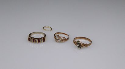 null Lot of 18k (750) yellow gold including a ring with rubies and diamonds, a ring...