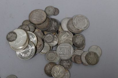 null FRANCE ET SUISSE
Lot de 60 monnaies Françaises en argent XIX et XXe siècle
4...