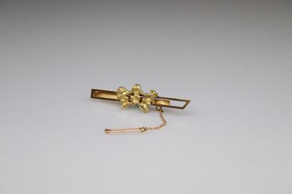 null Tie pin in 18k (750) yellow gold featuring "The Monkeys of Wisdom". 
Length...