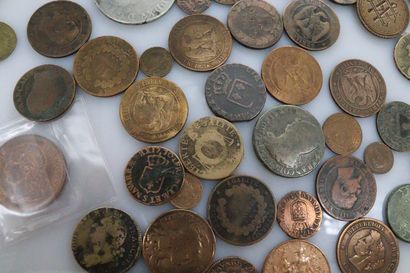 null MISCELLANEOUS FRANCE
Lot of about 48 coins mainly in copper 
End of the Royalty,...