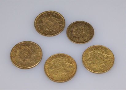 null Lot of five gold coins including :
- 2 x 20 francs Napoleon III head (1864 A,...