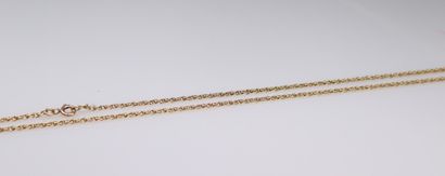 null Chain in yellow gold 18k (750) with twisted mesh. 
Around the neck : 56 cm....