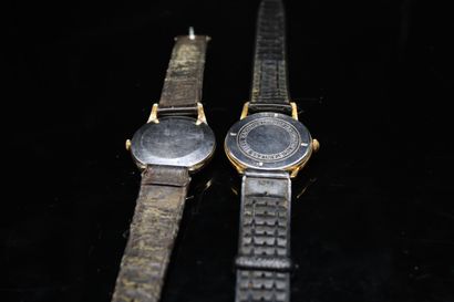 null Lot de deux montres bracelet d'homme comprenant : 
- une montre bracelet, boitier...