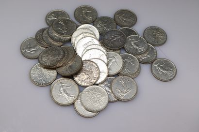 null Lot de 40 pièces en argent de 5 francs semeuse :
1960 (x12), 1961 (x2), 1962...