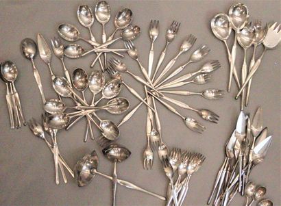 null CHRISTOFLE - Lino SABATTINI (1925-2016) 
Part of silver plated metal menagère,...