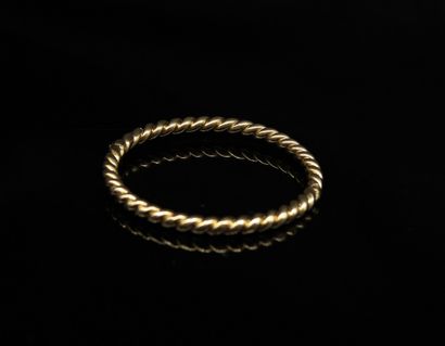 null Twisted ring in 18k (750) yellow gold.
Diameter : 6 cm - Weight : 17.8 g.