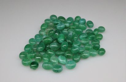 null Lot of emerald beads.