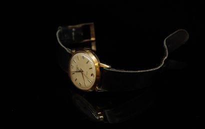null LIP
Men's wristwatch, gilt metal case, cream dial, date window, Arabic numerals...