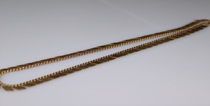 null Necklace in yellow gold 18k (750) with geometric lamellas. 
Length : about 44...