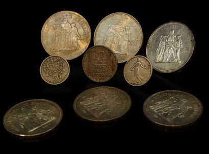 Lot of silver coins including :
- 6 x 50...