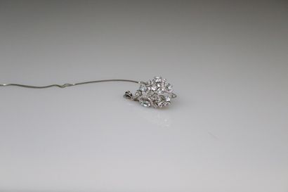 null 925° silver necklace made of a pear pendant decorated with topaz and white stones,...
