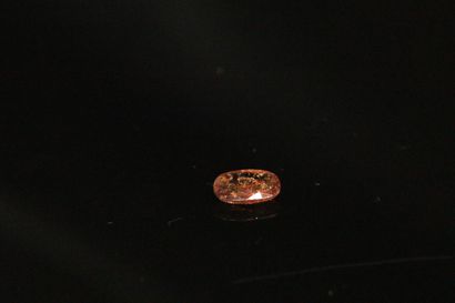 null Orange red sapphire on paper. 
Weight : 2.17 cts.