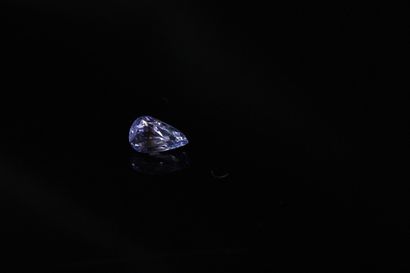 null Tanzanite poire sur papier. 
Poids : 2.76 cts.