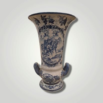 null Grand vase en porcelaine craquelée à décor en bleu de paysages lacustres et...