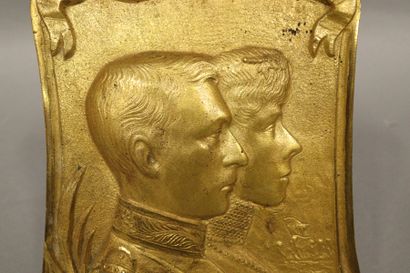 null Plaque commemorative en bronze à l'effigie du roi Albert Ier de Belgique et...