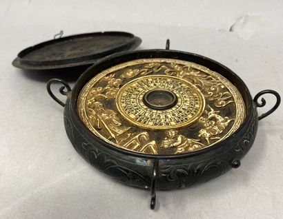 Asian compass in sculpted and engraved resin,...
