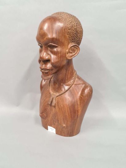 null BOUESSO Daniel, attributed to,
Bust of African,
sculpture in direct carving...