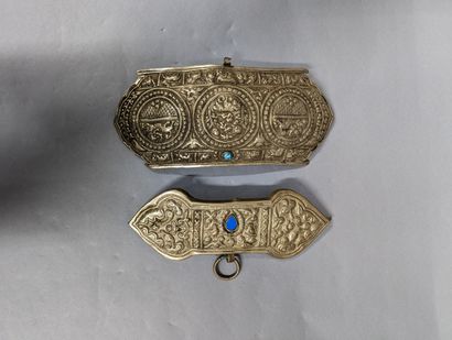 null Deux plaques en métal repoussé (élément d'armures?), TIbet XIXeme siècle