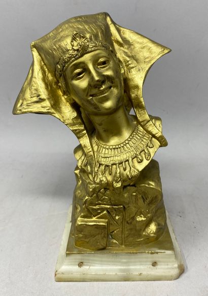 null Louis HOTTO (1834-1905)
L'Egyptienne
Buste en bronze repeint. 
Signé. 
Hauteur...