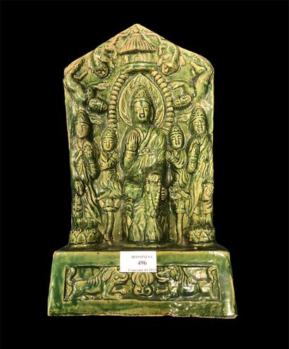 null Stèle en terre cuite émaillée verte à décor de divinités.
Vietnam 
H. 34 - L....