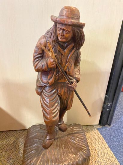 null LARDEUX JC.
Peasant 
Wooden sculpture signed on the base
60 x 28 x 22 cm
some...