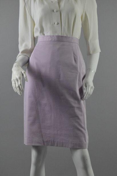 null MONTANA, CAROLL, VARIOUS 

Lot of four skirts including : 
- Montana blu a beige...