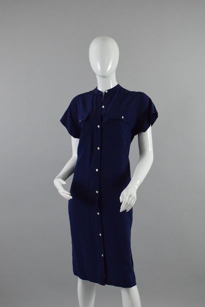 null LAUREN R.LAUREN
Blue silk dress with front buttoning. 
Missing belt. 

Size...