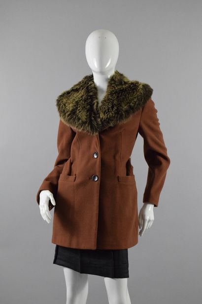 null ISHWAR, ANONYMOUS, VARIOUS 

Lots of five coats and jacket including: ;
- Ishwar,...
