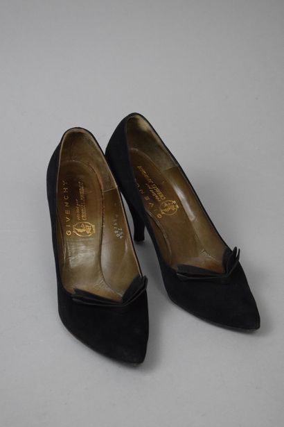 null GIVENCHY by CHARLES JOURDAN
Circa 1958/60

Rare pair of black suede and ottoman...
