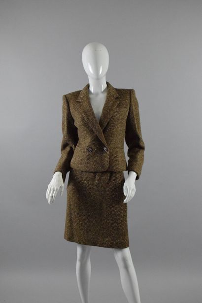 null GUY LAROCHE DIFFUSION 
Circa 1980

Nice skirt suit in tweed with coffee and...